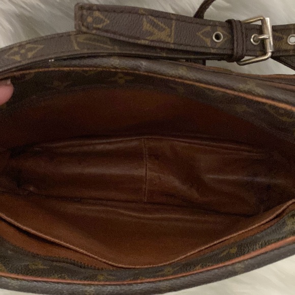 Louie Vuitton Satchel Bag Over The Shoulder - Picture 7 of 11